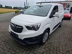 Weiß Gebraucht 2021 Opel Combo Edition Van / Kleinbus | 17.400 € (Fairer Preis)
