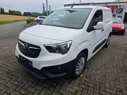 Weiß Gebraucht 2021 Opel Combo Edition Van / Kleinbus | 17.400 € (Fairer Preis)