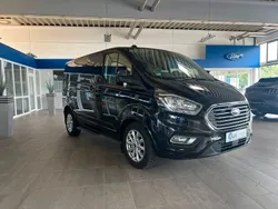 Schwarz Gebraucht 2023 Ford Tourneo Custom Titanium Van / Kleinbus | 41.490 € (Fairer Preis)