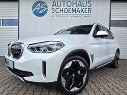 Weiß Gebraucht 2021 BMW iX3 Impressive SUV | 34.877 € (Fairer Preis)