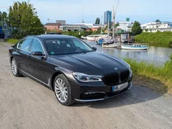 Braun Gebraucht 2016 BMW 740 Comfort Edition Limousine | 28.590 € (Guter Preis)