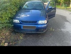 Blau Gebraucht 1999 Seat Cordoba Kleinwagen | 400 € (Fairer Preis)