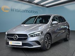 Grau Gebraucht 2023 Mercedes B180 Van / Kleinbus | 30.099 € (Fairer Preis)