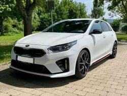 Weiß Gebraucht 2021 Kia Ceed GT Limousine | 24.200 € (Fairer Preis)