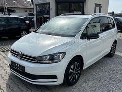 Weiß Gebraucht 2019 VW Touran IQ Drive Van / Kleinbus | 21.999 € (Teuer)