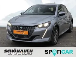 Silber Gebraucht 2021 Peugeot e-208 Active Kleinwagen | 14.550 € (Guter Preis)