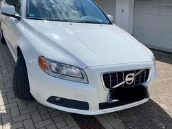Weiß Gebraucht 2012 Volvo V70 Momentum Kombi | 7.777 € (Superpreis)