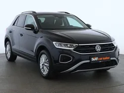 Schwarz Gebraucht 2024 VW T-Roc Life SUV | 21.440 € (Guter Preis)
