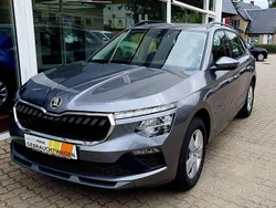Graphitgrau Neu 2025 Skoda Kamiq Selection SUV | 26.995 € (Fairer Preis)