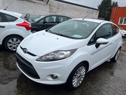 Weiß Gebraucht 2012 Ford Fiesta Champions Edition Kleinwagen | 2.880 € (Fairer Preis)