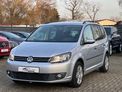 Silber Gebraucht 2014 VW Touran Trendline Van / Kleinbus | 7.999 € (Guter Preis)