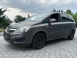 Grau Gebraucht 2011 Opel Zafira Edition Van / Kleinbus | 2.699 € (Fairer Preis)