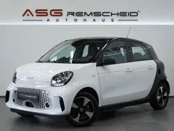 Weiß Gebraucht 2020 Smart ForFour Electric Drive Passion Limousine | 9.900 € (Fairer Preis)