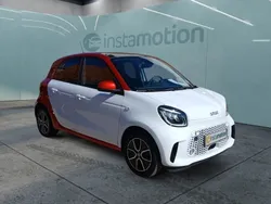 Weiß Gebraucht 2020 Smart ForFour Electric Drive Passion Limousine | 11.990 € (Teuer)