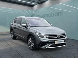 Grau Gebraucht 2024 VW Tiguan Allspace Elegance SUV | 49.200 € (Etwas zu teuer)