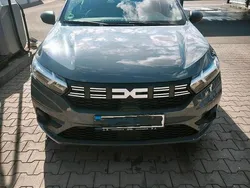 Grau Gebraucht 2023 Dacia Sandero Kleinwagen | 13.990 € (Guter Preis)