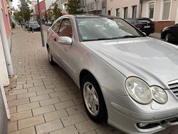 Silber Gebraucht 2005 Mercedes C200 Coupé | 3.000 €