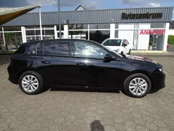 Schwarz Gebraucht 2024 Opel Astra Edition Limousine | 22.199 € (Guter Preis)