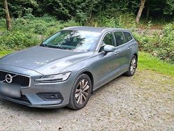 Silber Gebraucht 2021 Volvo V60 Kombi | 28.500 € (Fairer Preis)