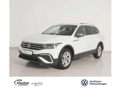 Weiss Gebraucht 2024 VW Tiguan Allspace Life SUV | 34.740 € (Superpreis)