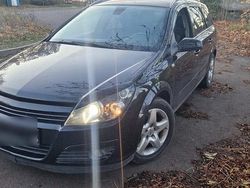 Schwarz Gebraucht 2004 Opel Astra Limousine | 1.700 € (Fairer Preis)