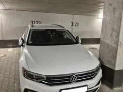 Weiß Gebraucht 2020 VW Passat Business Kombi | 21.500 € (Fairer Preis)