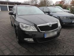 Schwarz Gebraucht 2013 Skoda Octavia Family Kombi | 3.250 €