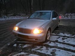 Silber Gebraucht 2001 Mercedes C200 Limousine | 2.290 €