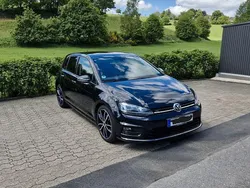 Schwarz Gebraucht 2016 VW Golf VII Highline Limousine | 14.800 € (Fairer Preis)