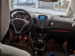 Blau Gebraucht 2016 Ford Fiesta Titanium Limousine | 5.555 € (Fairer Preis)