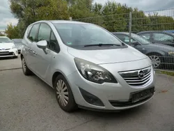 Silber Gebraucht 2011 Opel Meriva Innovation Van / Kleinbus | 2.950 € (Guter Preis)