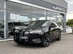 Saphirschwarz Gebraucht 2024 BMW iX Performance SUV | 76.400 € (Fairer Preis)