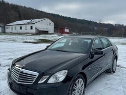 Schwarz Gebraucht 2012 Mercedes E250 Limousine | 13.500 €
