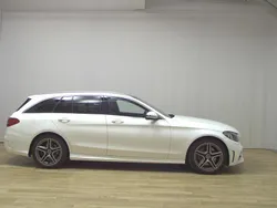 Weiss Gebraucht 2020 Mercedes C300 AMG line Kombi | 21.980 € (Superpreis)