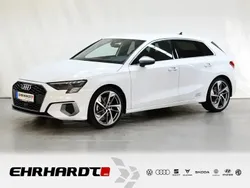 Weiß Gebraucht 2021 Audi A3 Sportback Edition .1 Limousine | 28.989 €