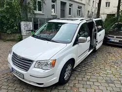 Weiß Gebraucht 2011 Chrysler Grand Voyager Limited Van / Kleinbus | 8.500 € (Etwas zu teuer)