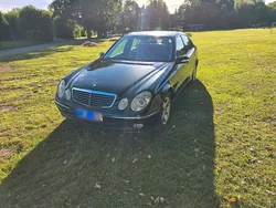 Schwarz Gebraucht 2003 Mercedes E240 Limousine | 3.800 € (Etwas zu teuer)