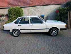 Weiß Gebraucht 1983 Audi 80 Limousine | 3.200 €