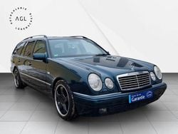 Grün Gebraucht 1998 Mercedes E430 Avantgarde Limousine | 13.970 €