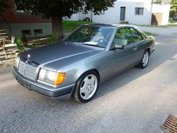 Blau Gebraucht 1987 Mercedes E300 Coupé | 15.000 €