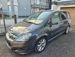 Grau Gebraucht 2009 Opel Zafira OPC Van / Kleinbus | 3.900 € (Fairer Preis)