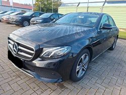 Obsidianschwarz metallic Gebraucht 2019 Mercedes E200 Avantgarde Limousine | 26.990 € (Fairer Preis)
