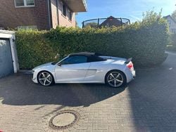 Grau Gebraucht 2015 Audi R8 Spyder Cabrio | 132.000 €