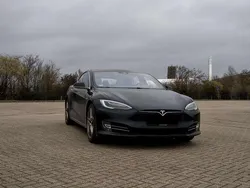 Obsidian schwarz Gebraucht 2016 Tesla Model S Limousine | 33.900 € (Teuer)