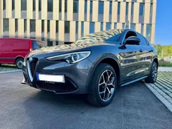 Grau Gebraucht 2019 Alfa Romeo Stelvio Super SUV | 19.500 € (Superpreis)