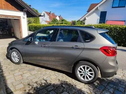 Silber Gebraucht 2016 BMW 218 Active Tourer Advantage Van / Kleinbus | 11.900 € (Fairer Preis)