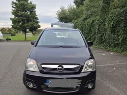 Schwarz Gebraucht 2010 Opel Meriva Edition Van / Kleinbus | 4.900 € (Fairer Preis)