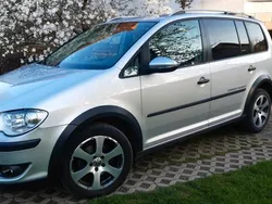 VW Touran Cross