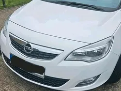 Gebraucht 2011 Opel Astra Design Edition Limousine | 2.800 € (Guter Preis)