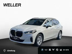 Weiss Gebraucht 2023 BMW 218 Active Tourer Comfort Edition Van / Kleinbus | 28.985 € (Guter Preis)